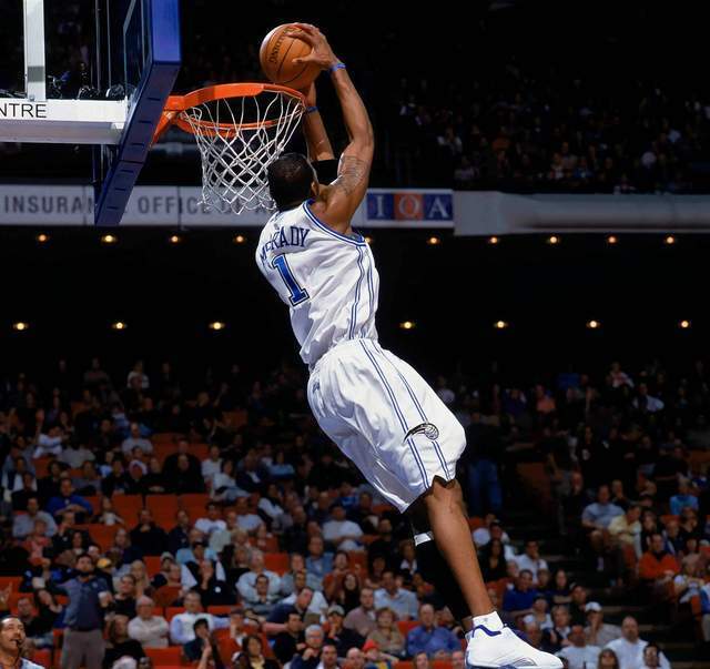 门前撞射 门前撞射